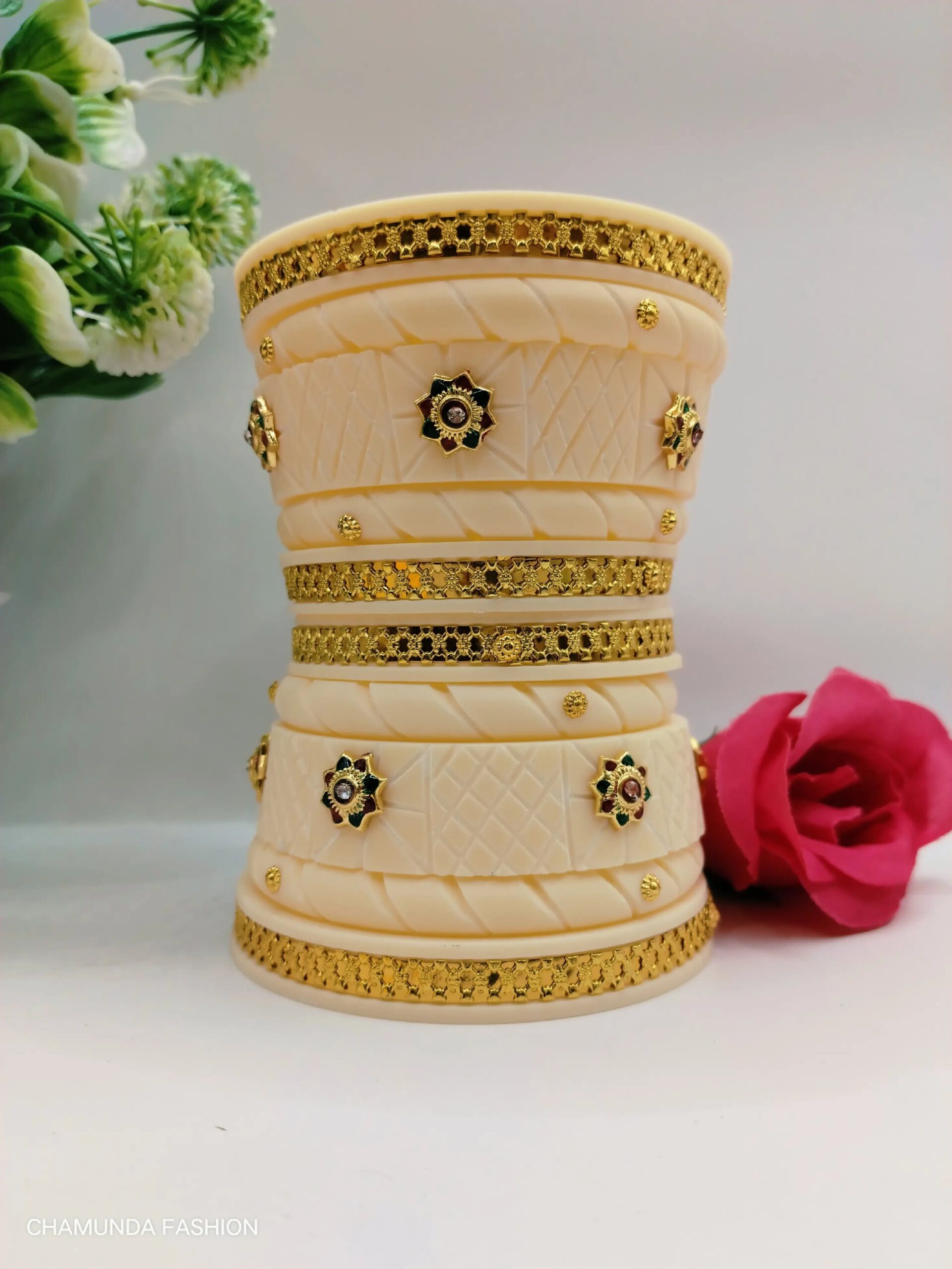 Dhalu chuda Bhur flower design (cream)