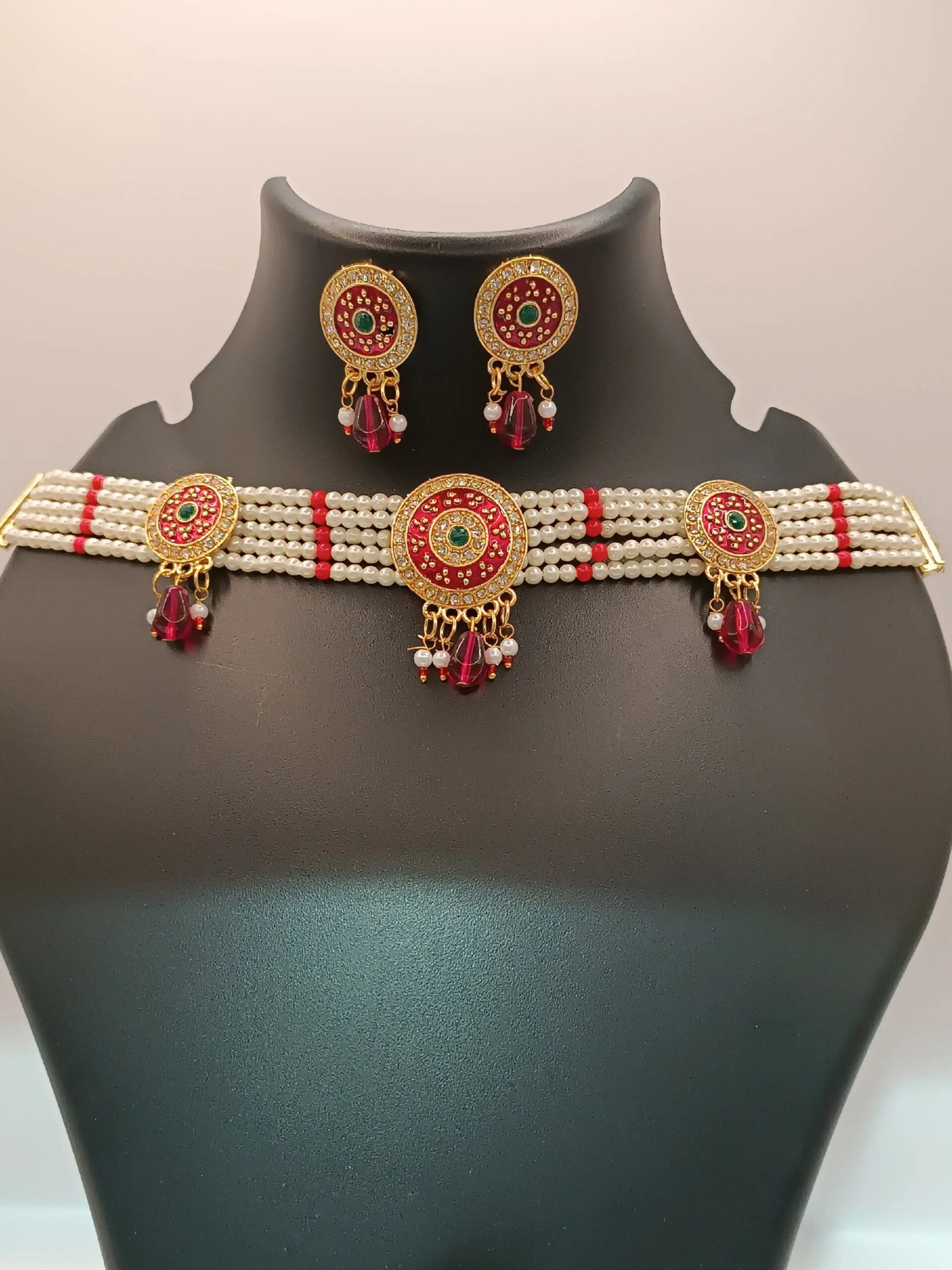 Rajasthani Patiya
White (maroon)